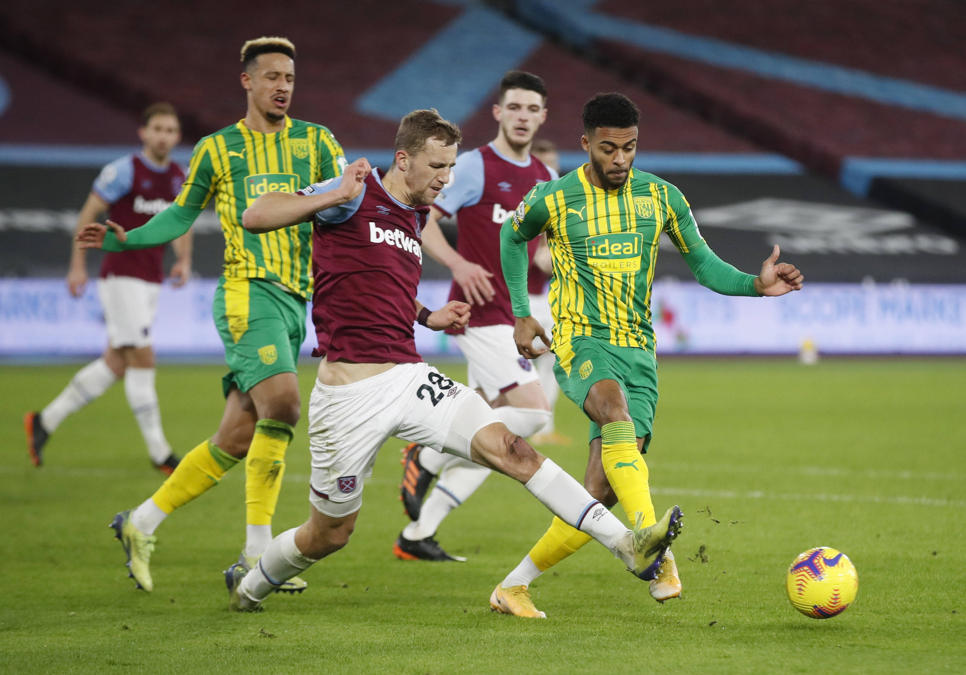 这两名前锋 这两名前锋